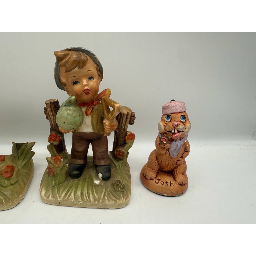 Lot of 4 handmade Moorcraft figures of two bunnies of a girl and a boy farmers - Picture 5 of 16